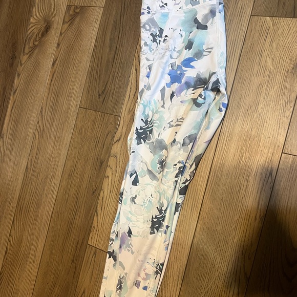 Athleta sz medium leggings. - Picture 2 of 6